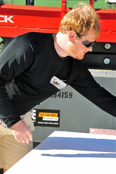 Student volunteer HH16 7371