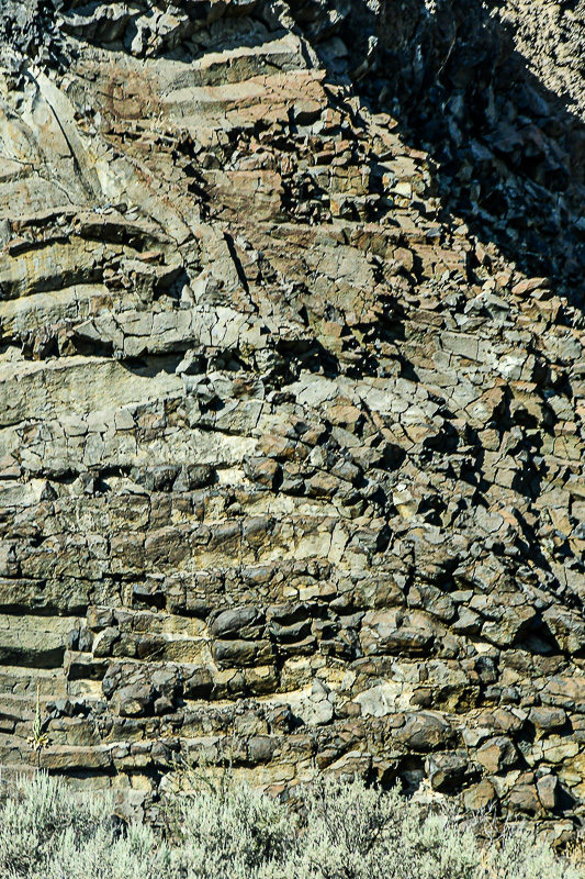 07 18 Horizontally oriented basalt columns 7728