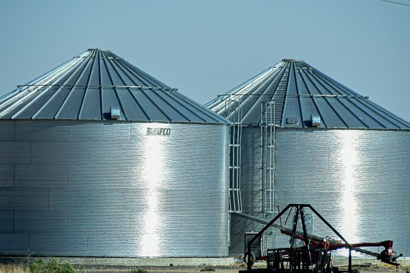 07 18 Grain bins 7730