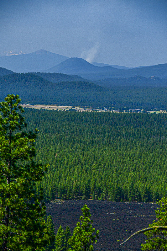07 19 Wildfire smoke seen from on Lava Butte 7876