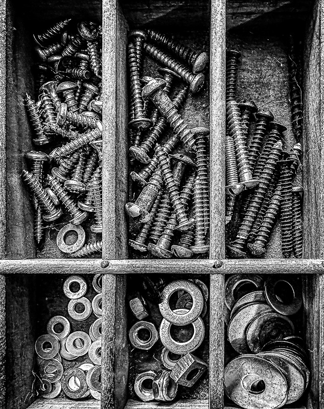 09 04 Fasteners i0391bw