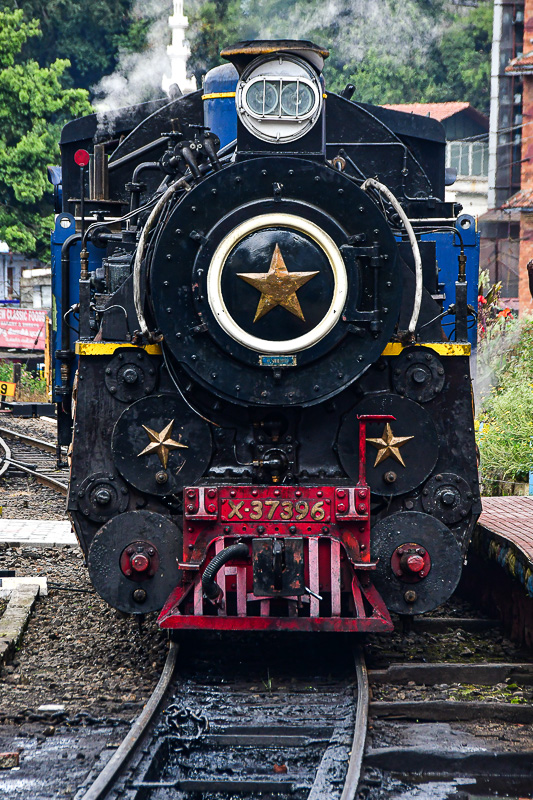 2017 09 05 Steam engine coming our way India-2-2847