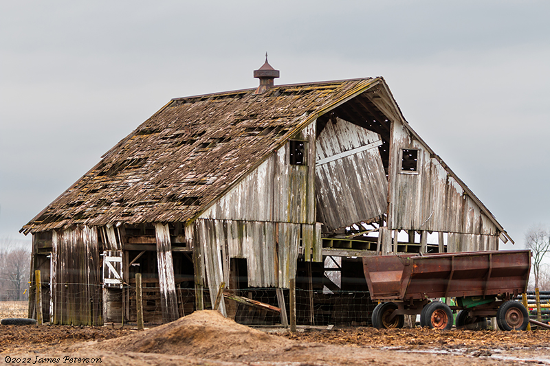 Weathered Barn (6841)