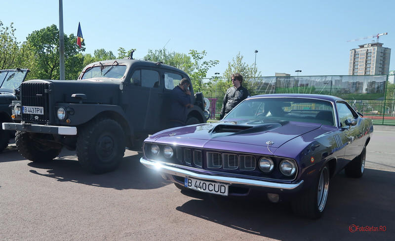 Plymouth-Cuda-440-retro-parada-primaverii-2018-bucuresti.JPG