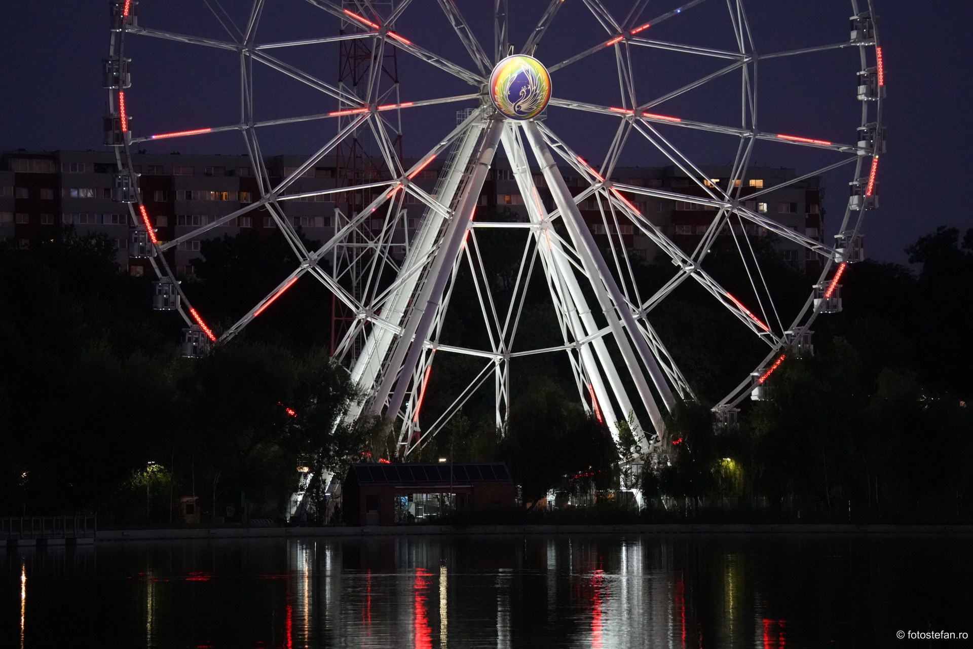 sony-fe-200-600mm-g-oss-Ferris-Wheel_09.JPG