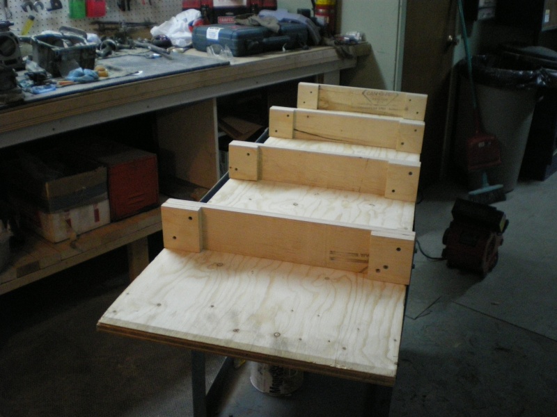 Proton pack rack support