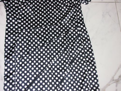 44 GERRY WEBER stippen jurk detail