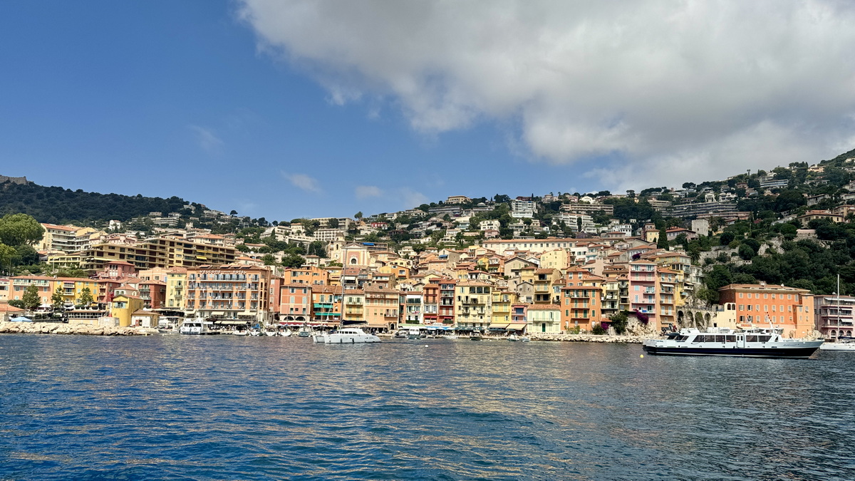10-178-240622-Au large de Ville Franche.JPG