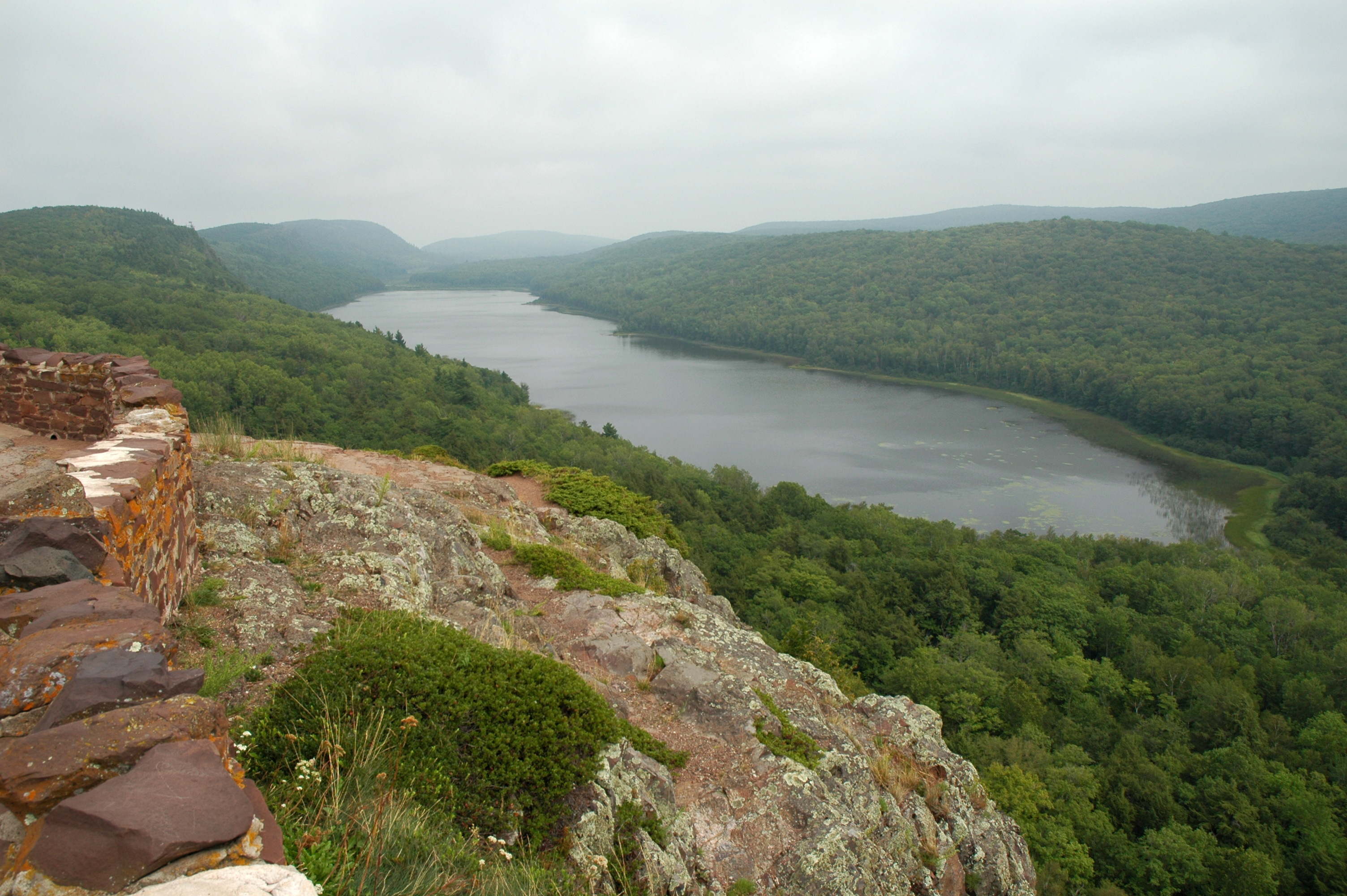 Brockway_mountain_view2006