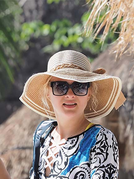 Hat T C225439.JPG