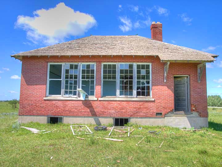 Abandoned building 1748TM.jpg