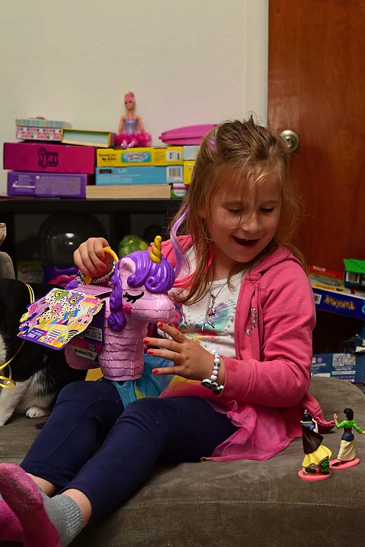 Unicorn Pinata Polly Pocket