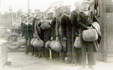 1926 - BOYS GOING ON LEAVE FROM RNTE SHOTLEY VIA ADMIRALTY PIER.  THE 2ND BOY'S NAME IS COLEMAN..jpg
