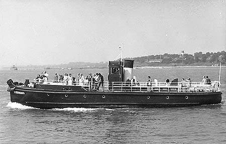 1950s - THE BRIGHTLINGSEA FERRY THAT RAN TO HARWICH AND FELIXSTOW.jpg
