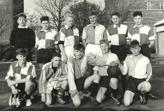 1960 - IVOR RICH, HAWKE SOCCER TEAM..jpg