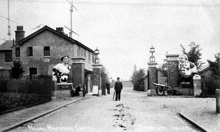 UNDATED - EARLY PHOTO OF THE MAIN GATE WITH FIGUREHEADS.jpg