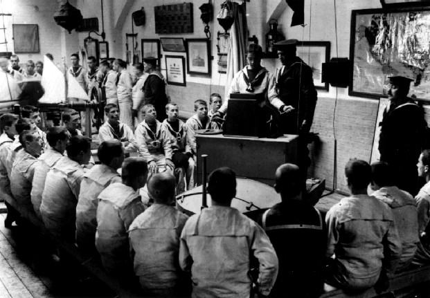 UNDATED - SEAMANSHIP SCHOOL BOYS UNDER INSTRUCTION.jpg