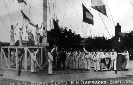 1911 - A SIGNALMEN'S-BUNTINGS CLASS IN PROGRESS.jpg