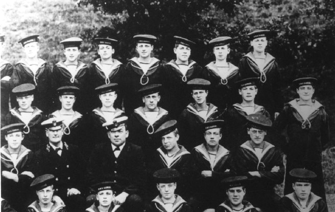 UNDATED - ANOTHER BOY SIGNALMAN'S CLASS.jpg