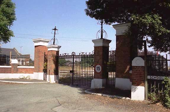 1952 - DOUGLAS CARR - 2002 - MAIN GATE