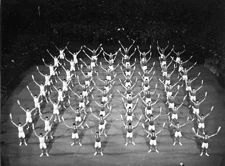 1952 - DOUGLAS CARR - ALBERT HALL FESTIVAL OF REMEMBERANCE - INDIAN CLUB DISPLAY