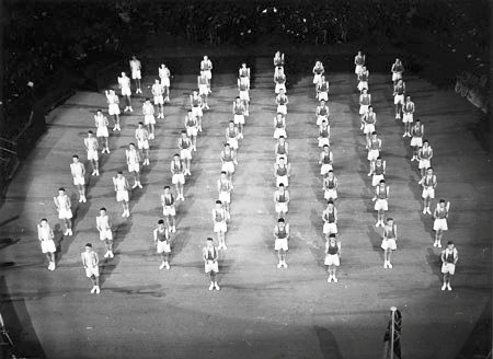 1952 - DOUGLAS CARR - ALBERT HALL FESTIVAL OF REMEMBERANCE - INDIAN CLUB DISPLAY
