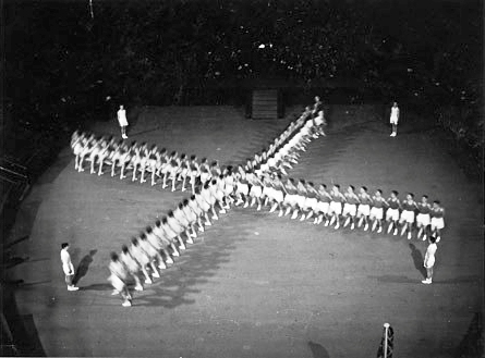 1952 - DOUGLAS CARR - ALBERT HALL FESTIVAL OF REMEMBERANCE - MAZE DOUBLING DISPLAY