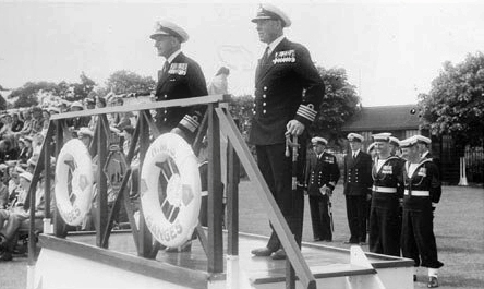 1952 - DOUGLAS CARR - QUEENS BIRTHDAY REVIEW - VICE ADMIRAL ANSTICE
