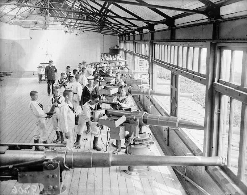 UNDATED - DICKIE DOYLE, GUNNERY INSTRUCTION AT SHOTLEY BARRACKS.jpg