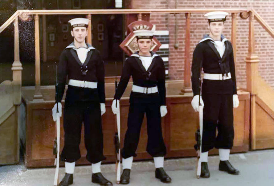 1972, 14 FEBRUARY - GEOFF BUCKNALL. 32 RECR.  LEFT TO RIGHT - BILLY STRUTT, GRAHAM HORNABROOK AND ME.jpg