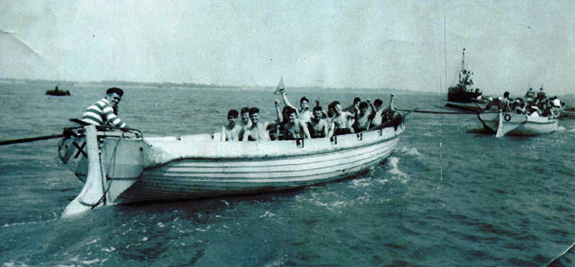1957 - DAVE GALE, 01 RECR., HAWKE, 48 MESS, CUTTER CREW UNDER TOW, BOB HOOKWAY IS STARBOARD STROKE OAR.jpg