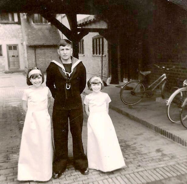 1966, 21ST FEBRUARY  GARY FAULKNER, 82 RECR., RODNEY, 26 CLASS, AT BROTHERS WEDDING 2 WEEKS AFTER JOINING.