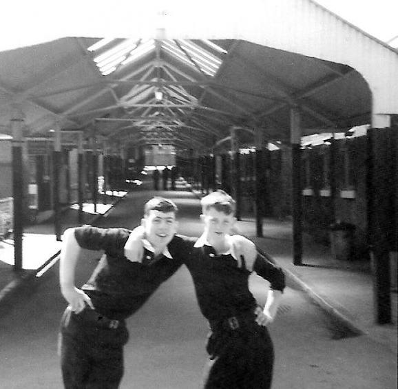 UNDATED - UNKNOW BOYS IN THE LONG COVERED WAY.jpg