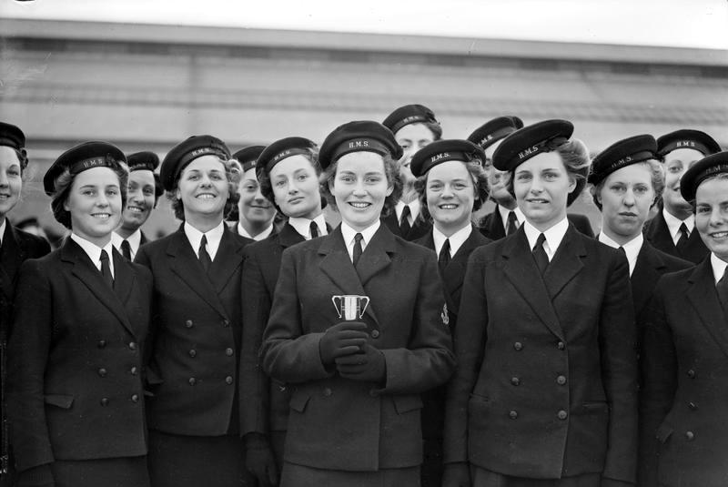 1943, 10 SEPTEMBER - WRNS MARCHING COMP. 250 WRNS FROM VARIOUS BASES. SOURCE IWM, D..jpg