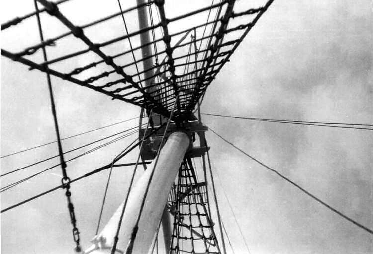 1965c - REG BAILEY, MASTER RIGGER, SUPERVISING MAST REFIT, C.