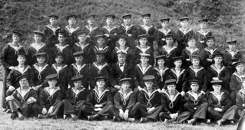 1915, 15TH APRIL - JAMES COMLEY, 2ND ROW UP 2 FROM LEFT.jpg