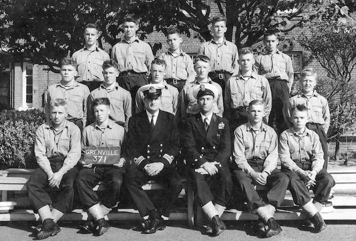 1959 - TOM STREET, GRENVILLE, 371 CLASS, 25 MESS. NAMES BELOW PHOTO.jpg