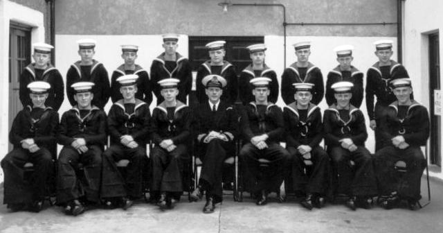 1959 - GEORGE BENNETT, KEPPEL, 22 CLASS, READY FOR PASSING OUT IN 1960.jpg