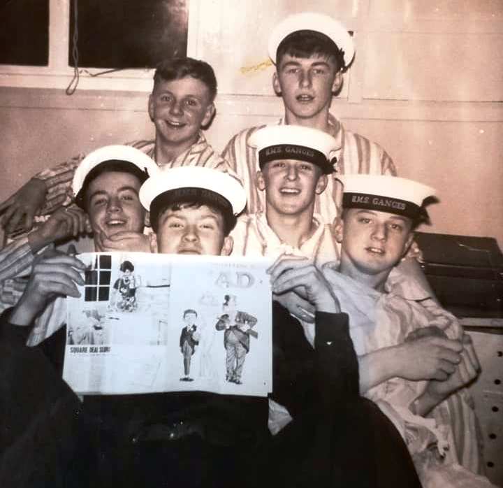 1966 - PETER HARRIS, 88 RECR., HAWKE, 49 MESS, I AM TOP RIGHT, COLIN KEMP IS BOTTOM RIGHT.jpg