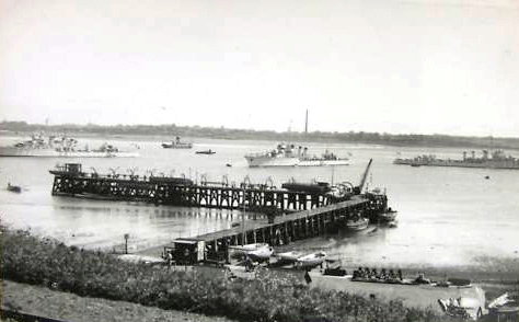 UNDATED - ADMIRALTY PIER WITH WARSHIPS IN HARWICH HARBOUR.jpg