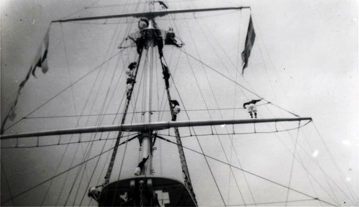 1958-59 - BOYS ON THE MAST, BELIEVED TO BE A SUNDAY AFTERNOON.jpg