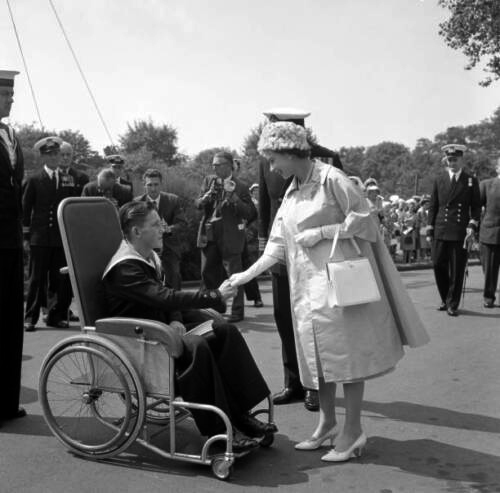 1961 - JNR. HELLIWELL MEETS THE QUEEN. HE WAS SELECTED TO BE BUTTON BOY BUT DAMAGED HIS ANKLE IN A REHEARSAL, 02.jpg