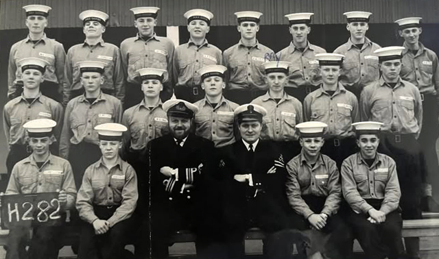 1967, 20TH NOVEMBER - LARRY BOULTON, HAWKE, 282 CLASS, RAY BROWN MIDDLE ROW 3RD FROM RIGHT.jpg