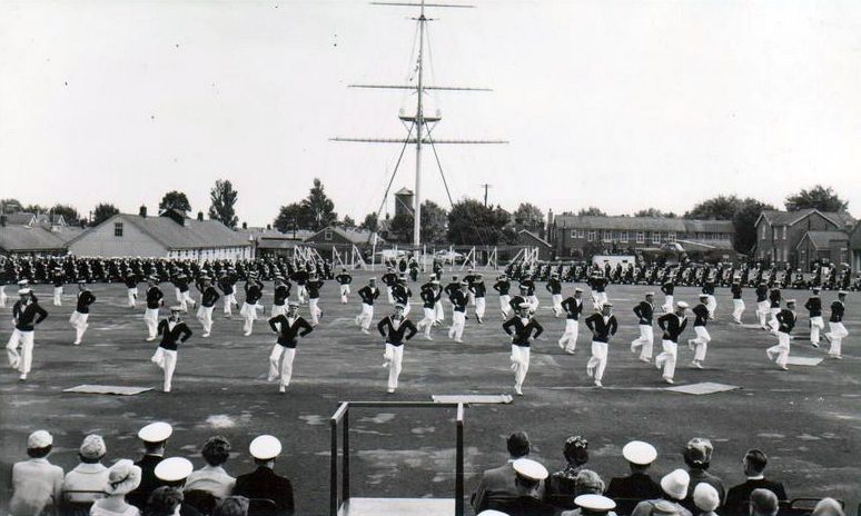 1960 - BEN (JAMES) LYON, HORNPIPE DISPLAY, ON PARENTS DAY 03.jpg