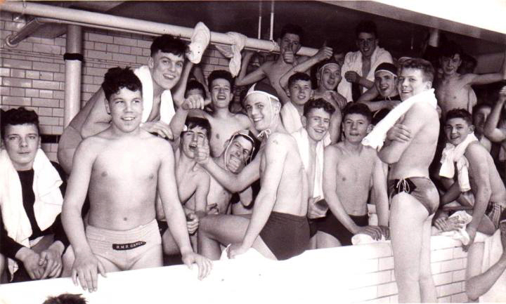 1959, 1ST SEPTEMBER - JAMES LYON, BLAKE 4 AND 6 MESSES, 47 AND 168 CLASSES, IN THE POOL AGAIN.jpg