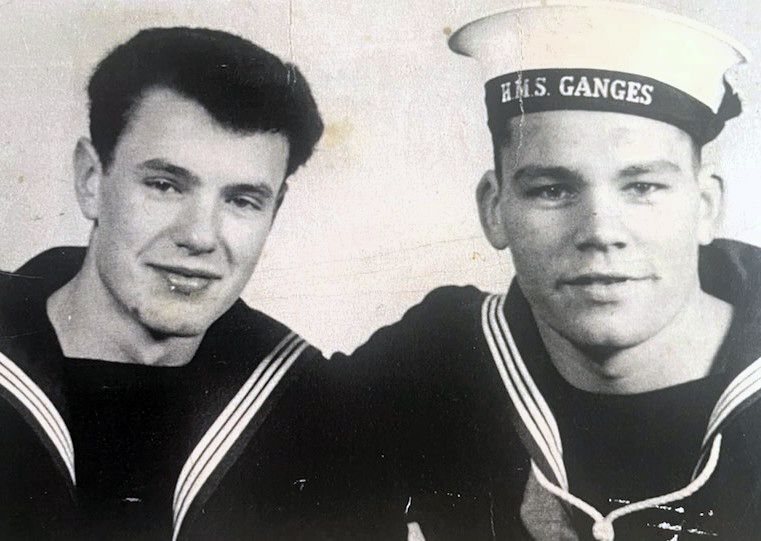 1961, 20TH NOVEMBER - FRANK CHADWICK, COLLINGWOOD, FRANK ON LEFT.jpg