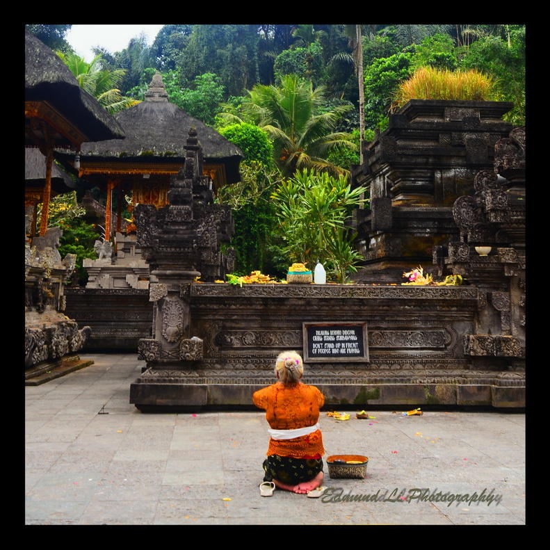 Local praying in the Tirta Empul temple