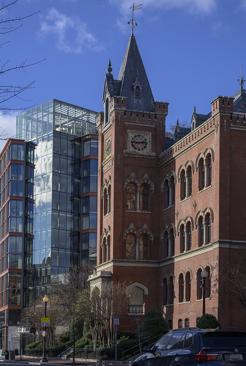 Architectural extremes in Washington