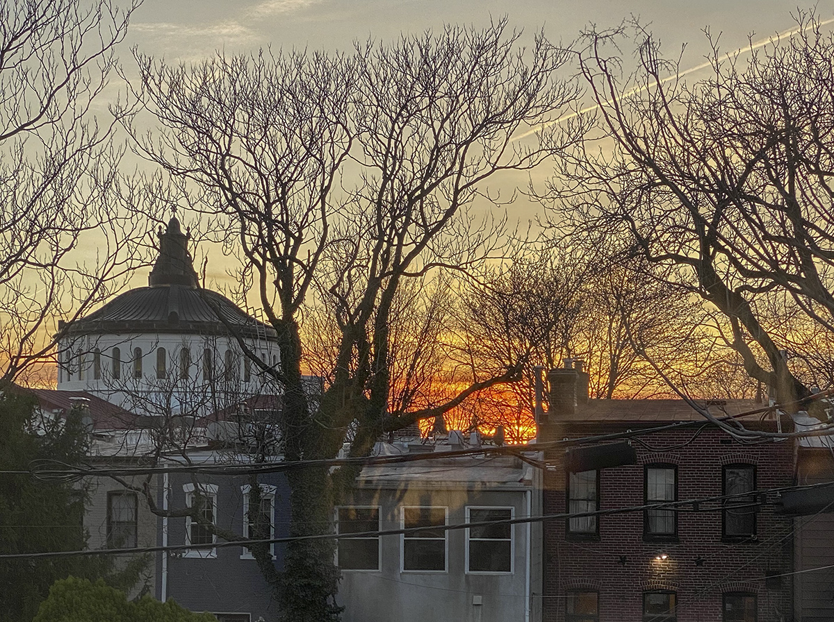 Glimpse of an urban sunset