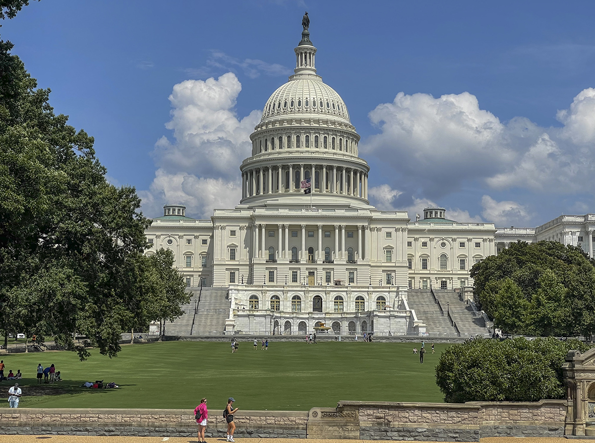 US Capitol -- unfenced